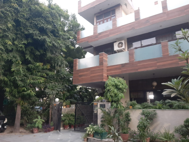 5 BHK House 3400 Sq.ft. for Sale in Sector 36 Noida