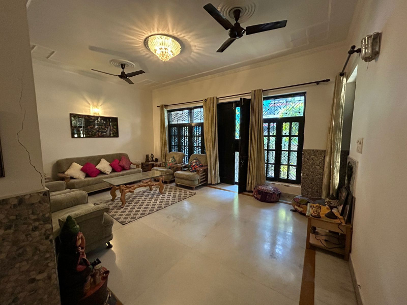 5 BHK House 3400 Sq.ft. for Sale in Sector 36 Noida