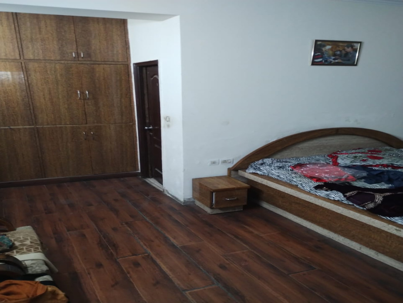 3.5 BHK 1400 Sq.ft. Apartment for Sale in Vaishali, Ghaziabad