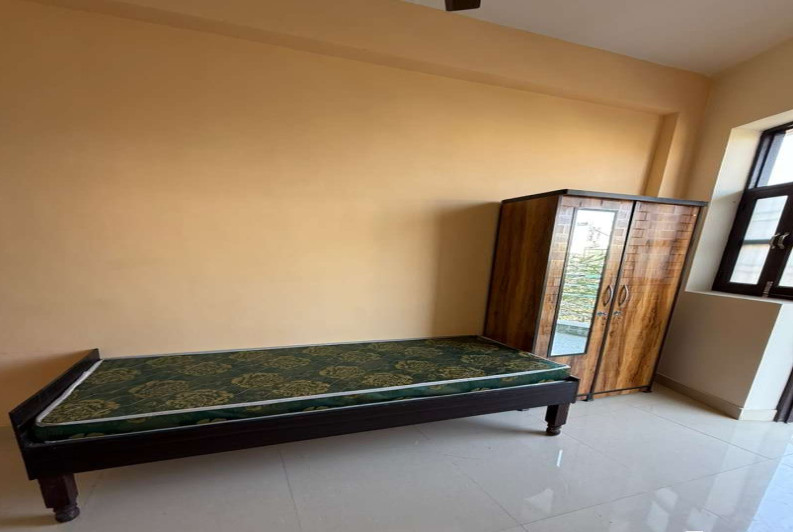  Apartment 2000 Sq.ft. for PG in Sector 49 Noida