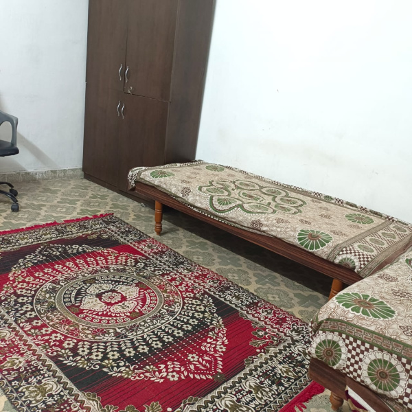 1 RK Villa 400 Ares for Rent in Naranpura, Ahmedabad
