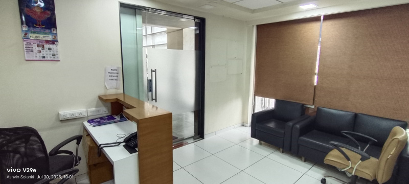 Office Space 370 Sq.ft. for Rent in Naranpura, Ahmedabad