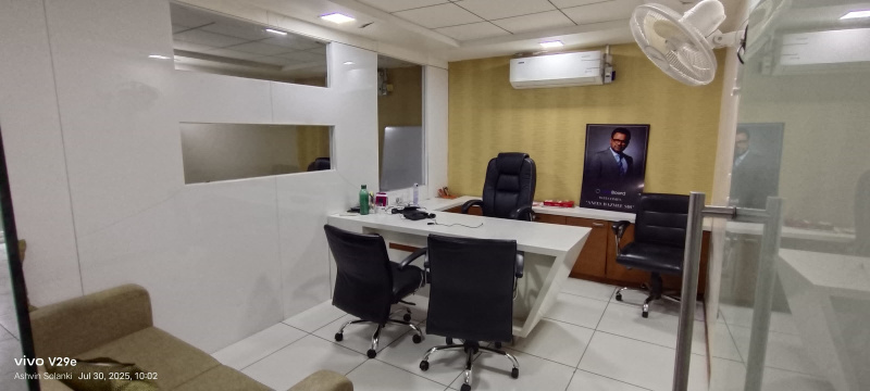  Office Space 370 Sq.ft. for Rent in Naranpura, Ahmedabad