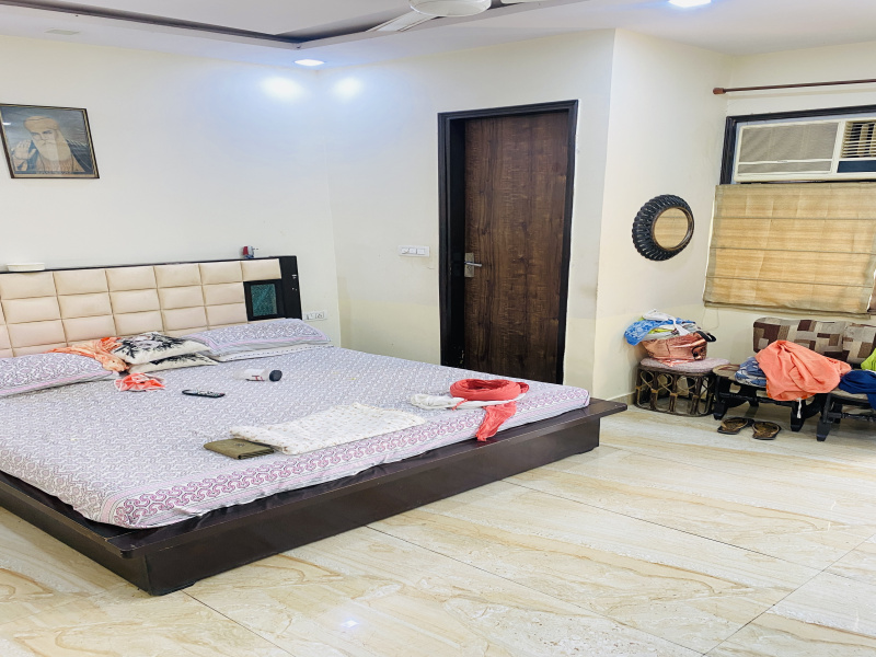 2 BHK Builder Floor 900 Sq.ft. for Rent in Ramesh Nagar, Delhi
