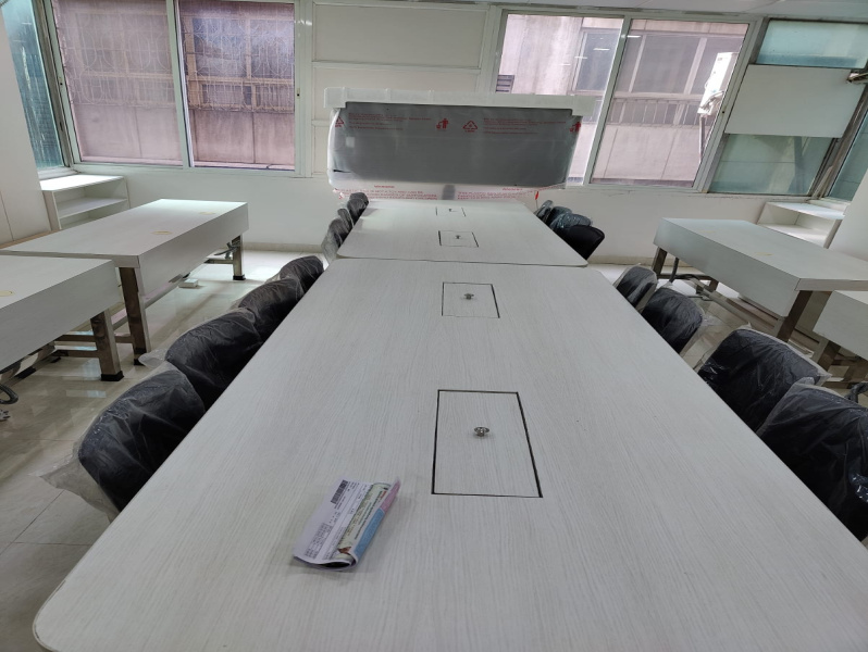 Office Space 662 Sq.ft. for Sale in Camp, Pune