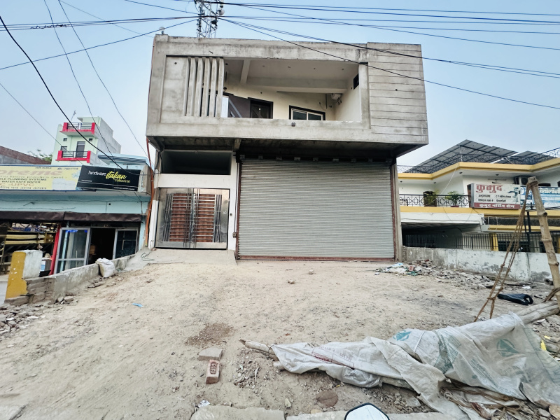  Commercial Shop 3500 Sq.ft. for Rent in Katra Medni Ganj, Pratapgarh