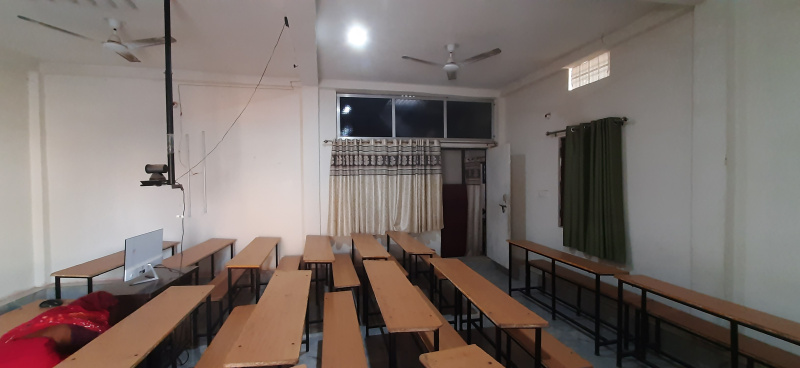  Office Space 420 Sq.ft. for Rent in Lanka, Varanasi