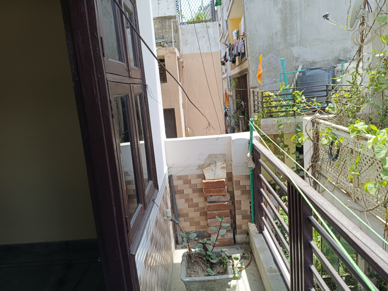 2 BHK Builder Floor 100 Sq.ft. for Sale in Nangloi, Delhi