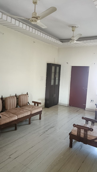 2 BHK Apartment 1500 Sq.ft. for Rent in Mall Avenue, Lucknow