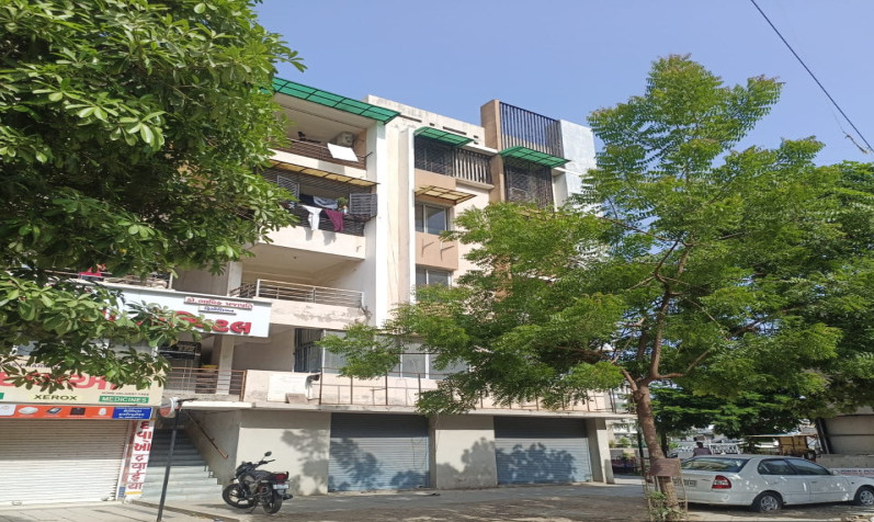  Commercial Shop 2000 Sq.ft. for Rent in Ahme West, Ahmedabad