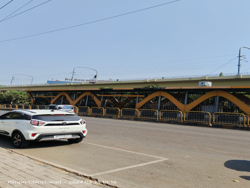  Office Space 350 Sq.ft. for Sale in Pimpri Chinchwad, Pune