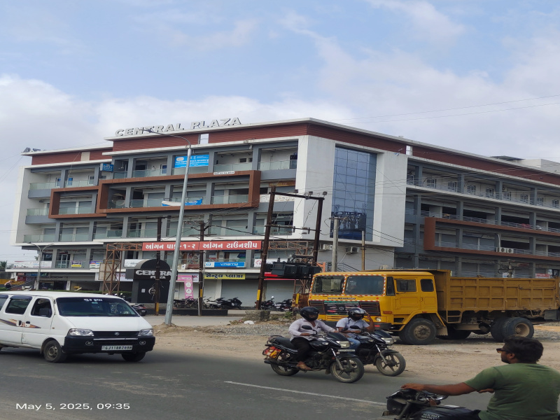  Commercial Shop 280 Sq.ft. for Sale in Timbavadi, Junagadh