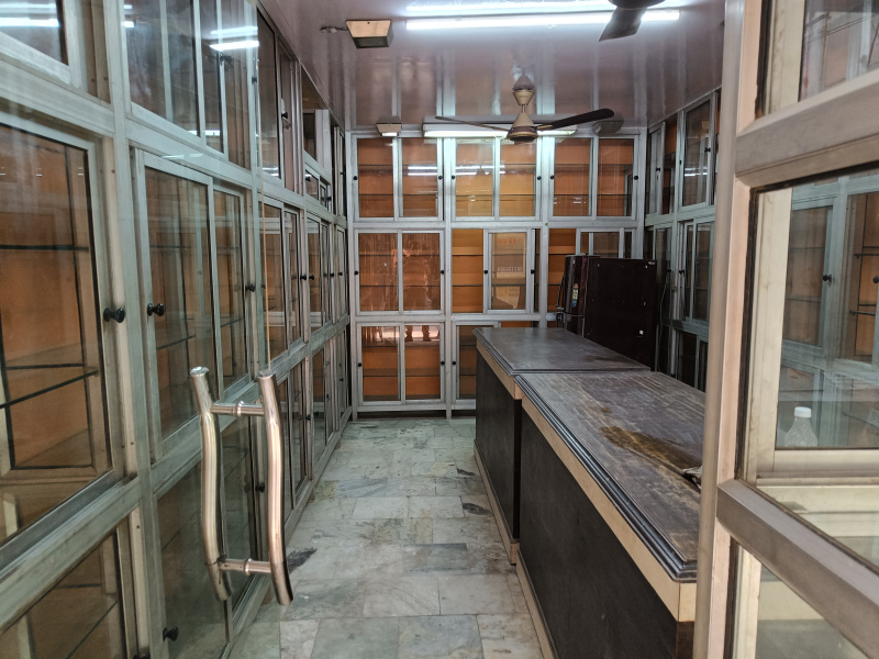  Commercial Shop 200 Sq.ft. for Rent in Block J, Khirki Extension, Delhi