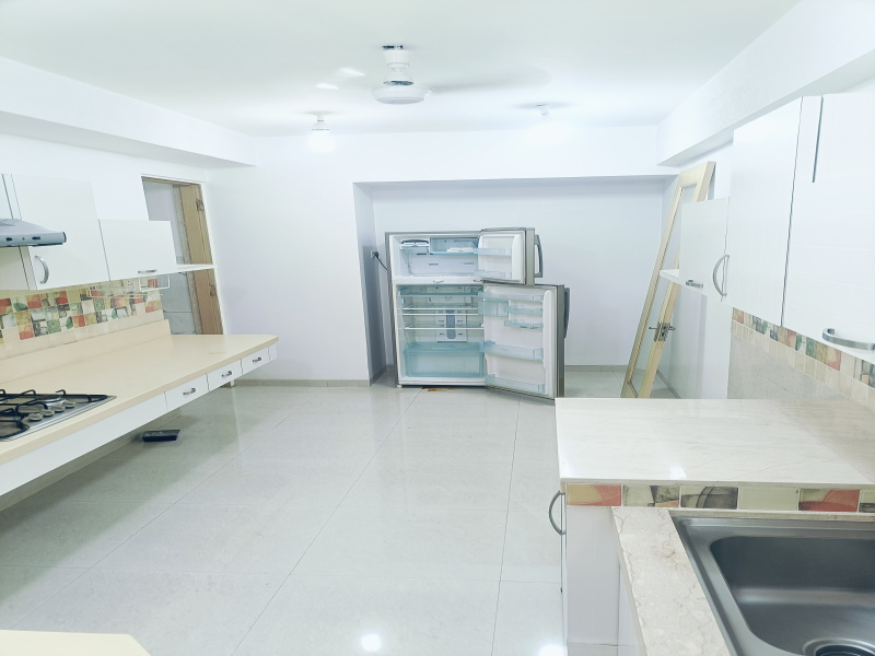 4 BHK Apartment 3200 Sq.ft. for Rent in Juhu, Mumbai