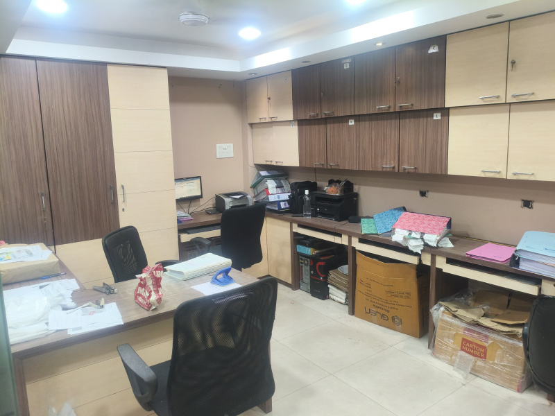  550 Sq.ft. Office Space for Sale in Kankurgachi, Kolkata