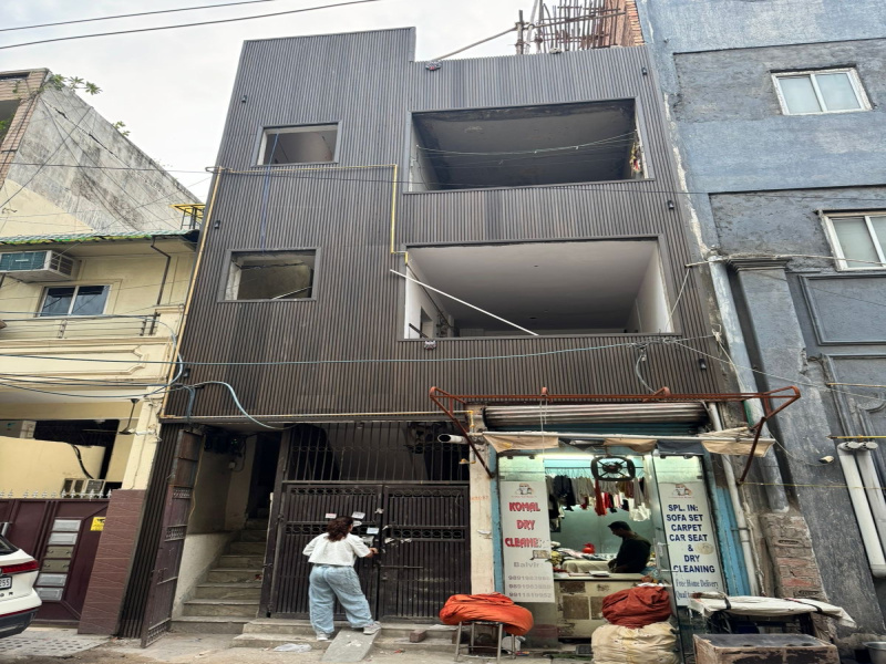 3 BHK Builder Floor 120 Sq. Yards for Sale in Derawal Nagar, Delhi