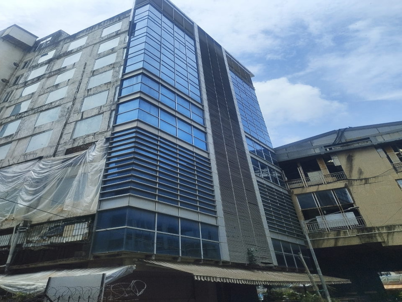  Office Space 6500 Sq.ft. for Sale in Andheri West, Mumbai