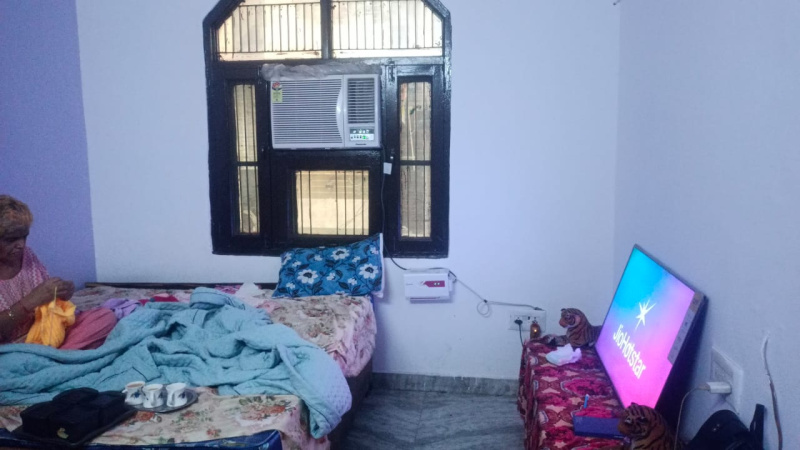 3 BHK Builder Floor 900 Sq.ft. for Sale in Block M Shastri Nagar, Ghaziabad