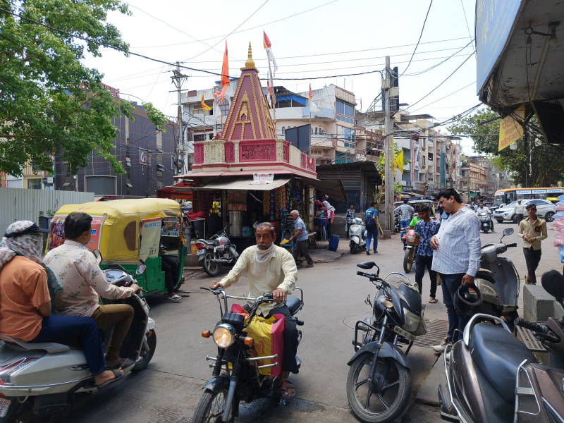  Commercial Shop 410 Sq.ft. for Rent in Rajwada, Indore