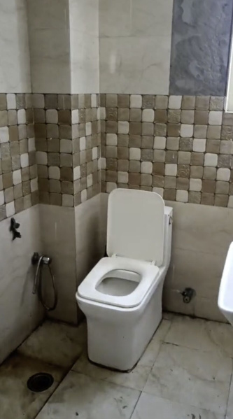  Business Center 1300 Sq.ft. for Rent in Okhla Industrial Area Phase II, Delhi