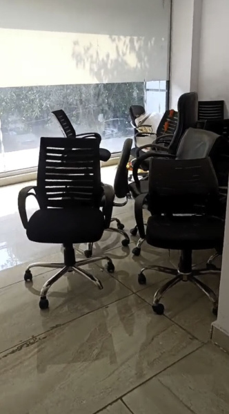  Business Center 1300 Sq.ft. for Rent in Okhla Industrial Area Phase II, Delhi