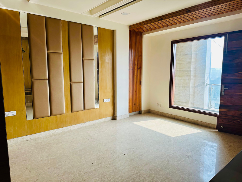 4 BHK Builder Floor 2250 Sq.ft. for Sale in Sector 26 Rohini, Delhi
