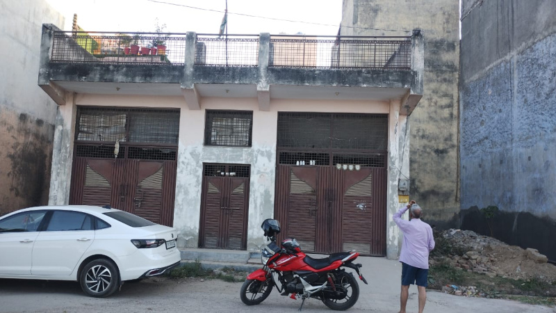  Office Space 1800 Sq.ft. for Sale in Lal Bagh Colony, Ghaziabad