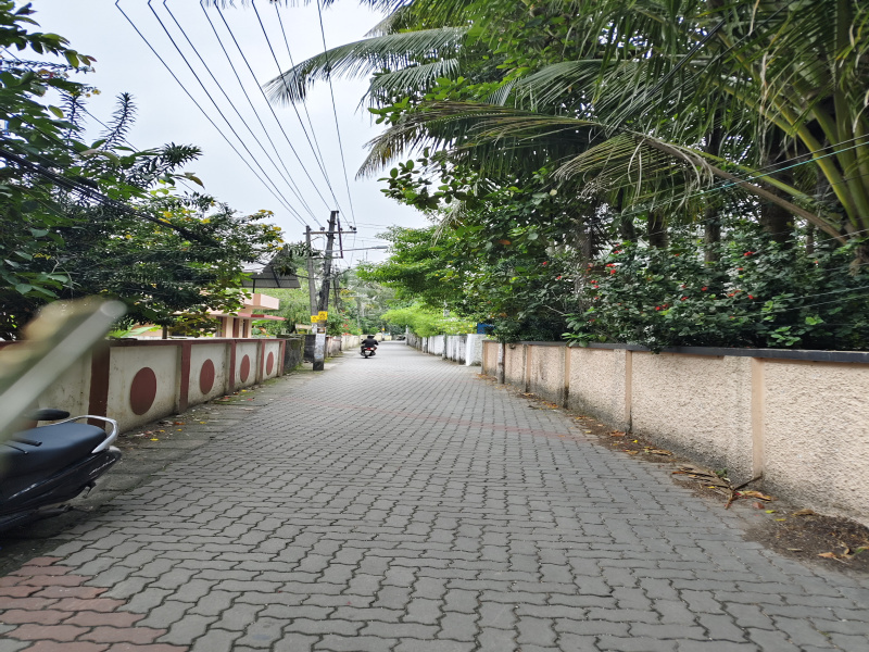 4 BHK 2400 Sq.ft. House for Rent in Kacheripady, Ernakulam