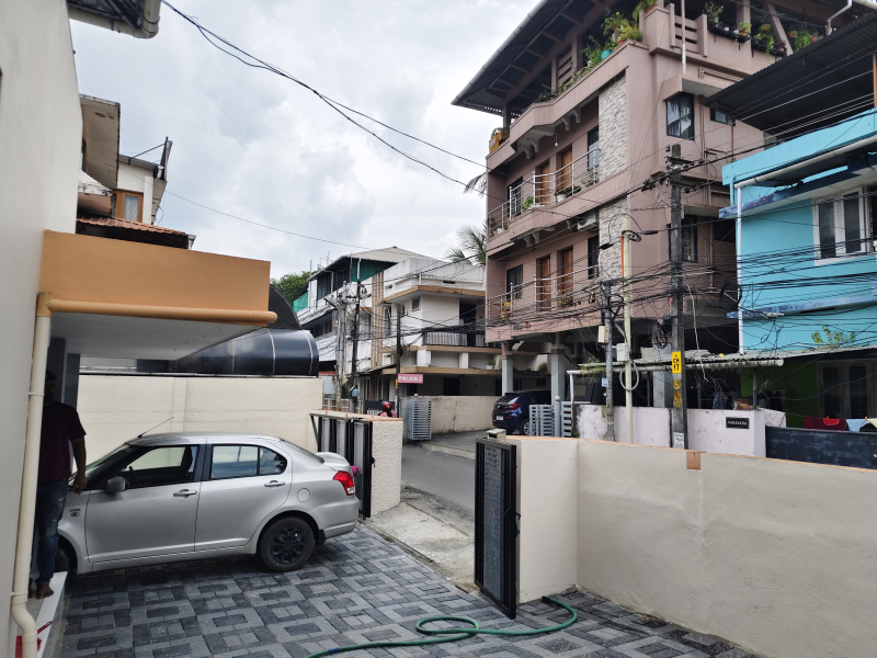 4 BHK 3000 Sq.ft. House for Rent in Kacheripady, Ernakulam