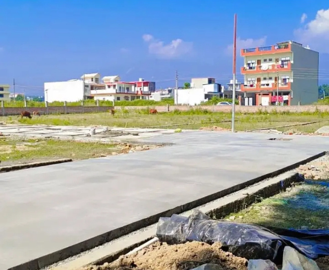  166 Sq. Yards Residential Plot for Sale in Pondha, Dehradun