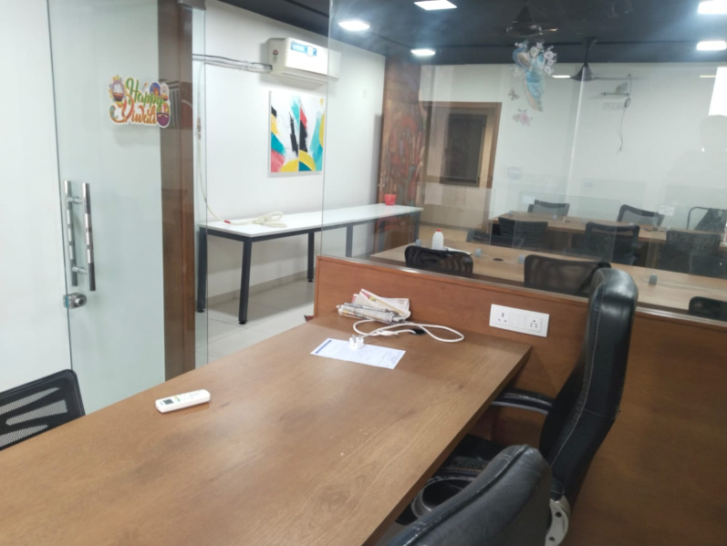 700 Sq.ft. Office Space for Rent in Shyamal Char Rasta, Ahmedabad