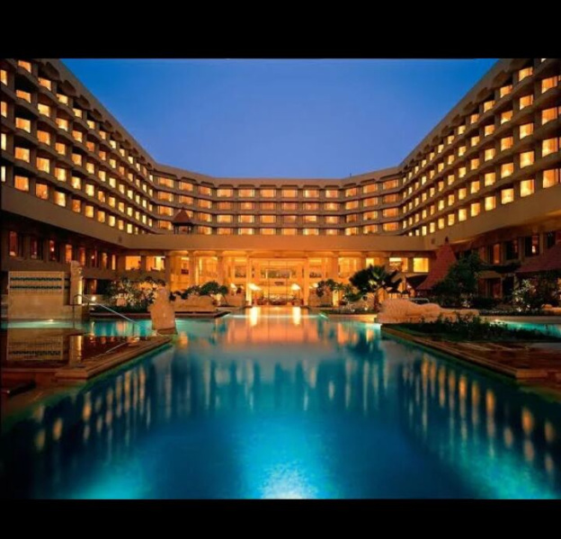 400000 Sq.ft. Hotels for Sale in Juhu, Mumbai