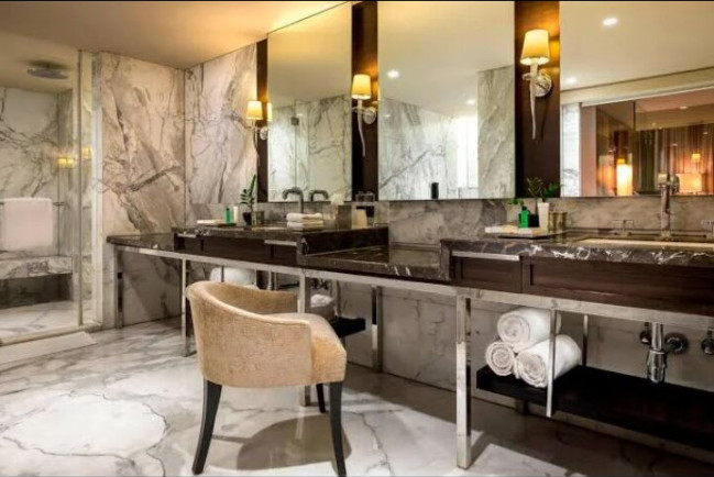 400000 Sq.ft. Hotels for Sale in Juhu, Mumbai