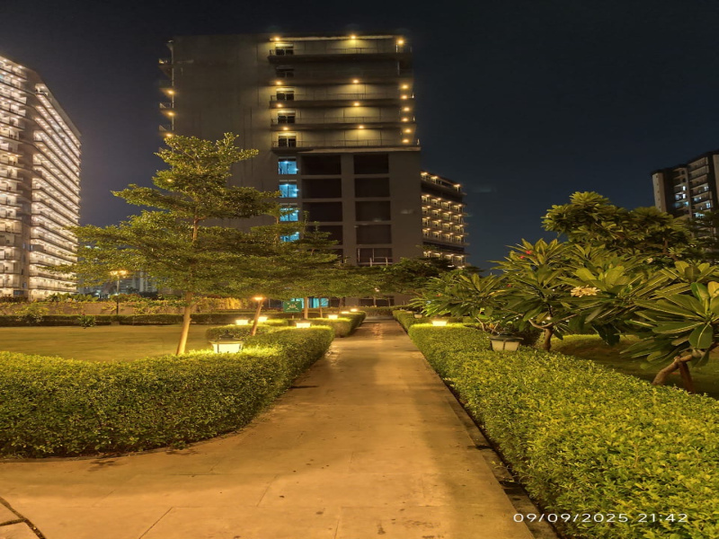  450 Sq.ft. Office Space for Sale in Sector 4 Greater Noida West