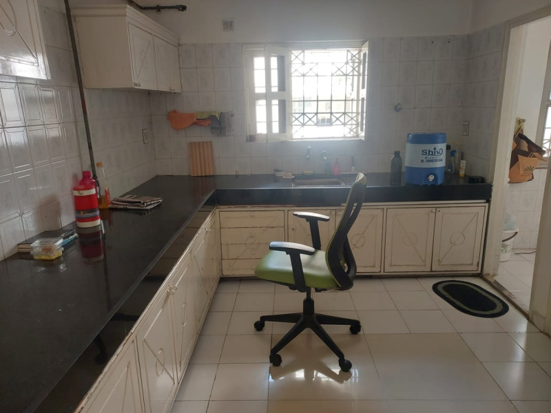  2000 Sq.ft. Office Space for Rent in Alkapuri, Vadodara