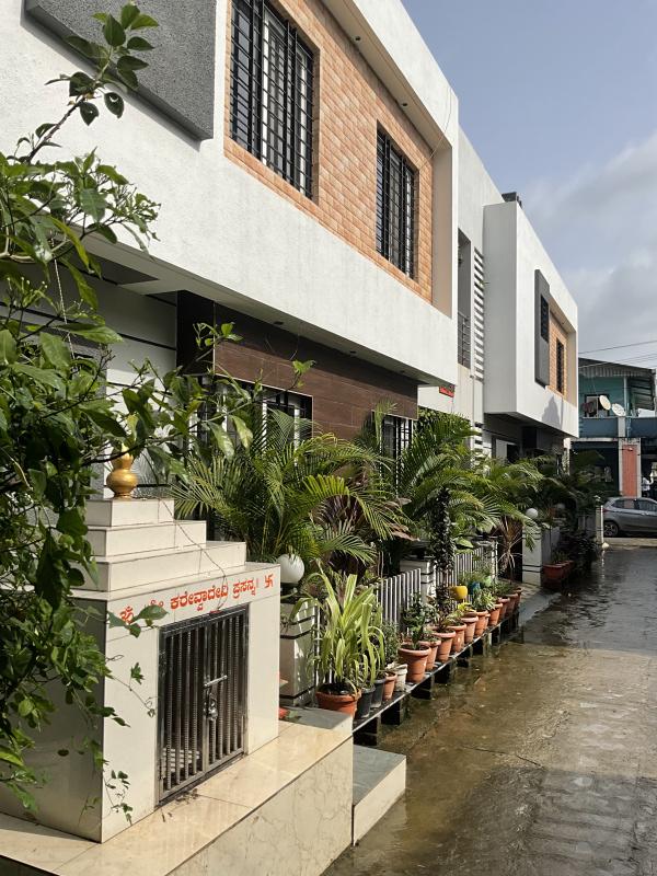 2 BHK 900 Sq.ft. Builder Floor for Sale in Haliyal, Uttara Kannada