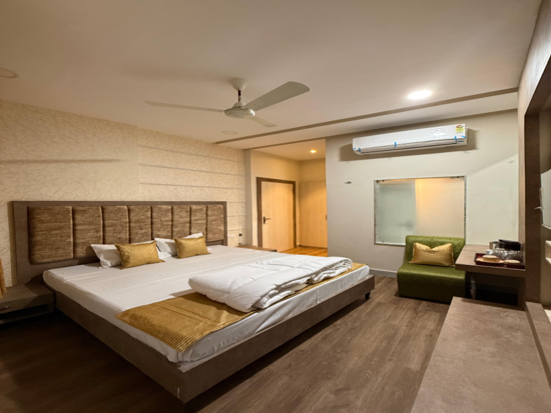  2000 Sq.ft. Guest House for Rent in Bulanala, Varanasi