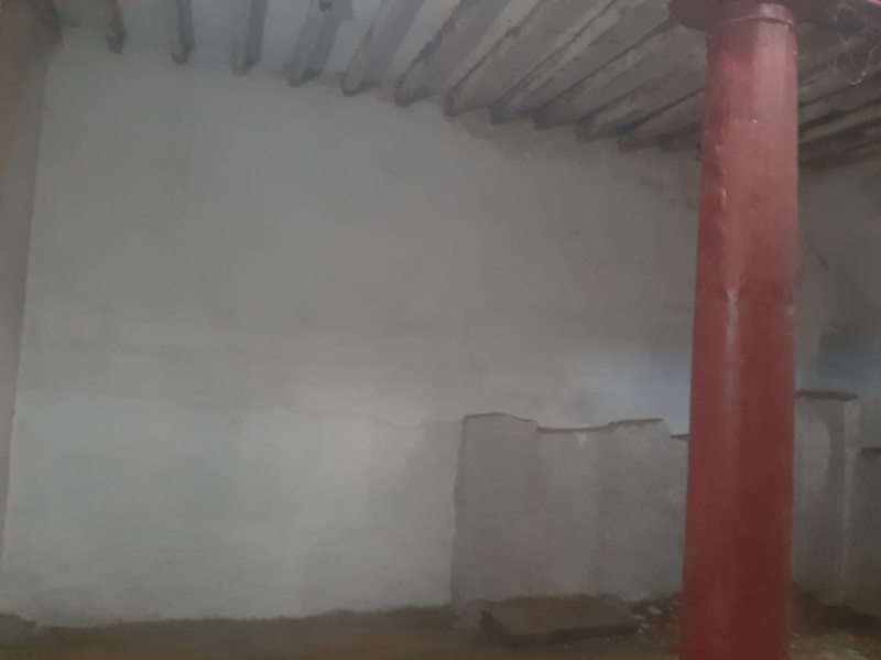  2700 Sq.ft. Warehouse for Sale in Chickpet, Bangalore