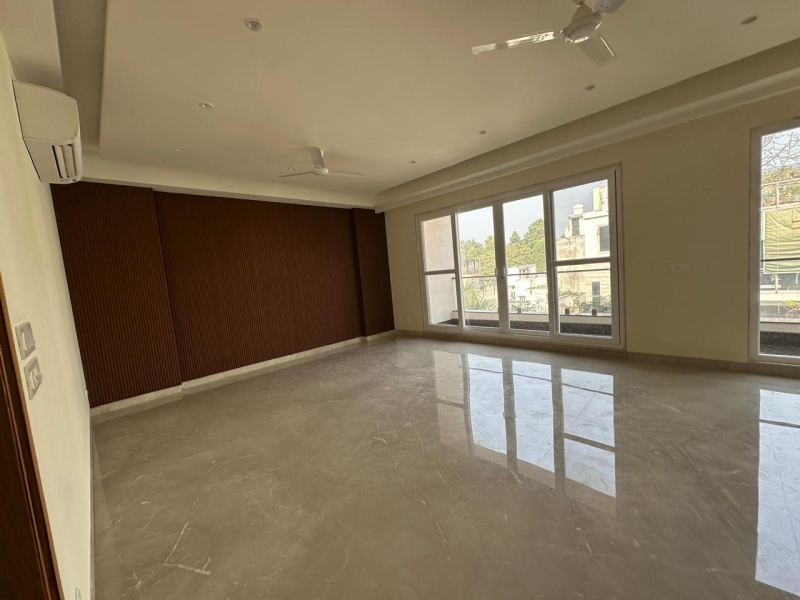 3 BHK 1980 Sq.ft. Builder Floor for Sale in Sarvodaya Enclave, Delhi