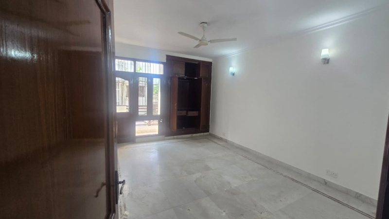 3 BHK 2070 Sq.ft. Builder Floor for Rent in Sarvodaya Enclave, Delhi