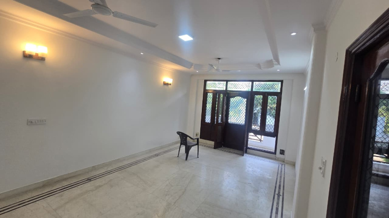 3 BHK 2070 Sq.ft. Builder Floor for Rent in Sarvodaya Enclave, Delhi