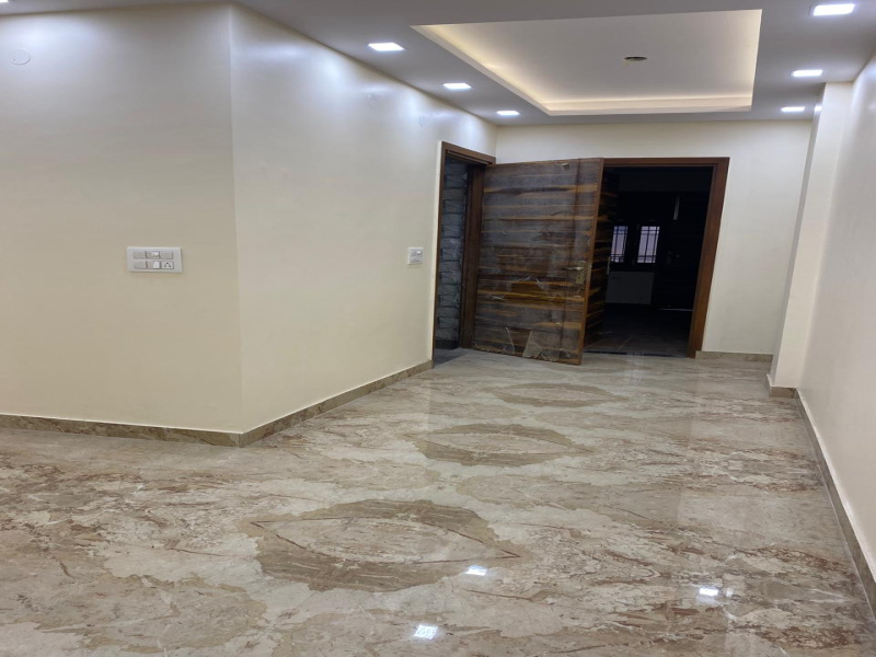 2 BHK 100 Sq. Yards Builder Floor for Sale in Ramesh Nagar, Delhi