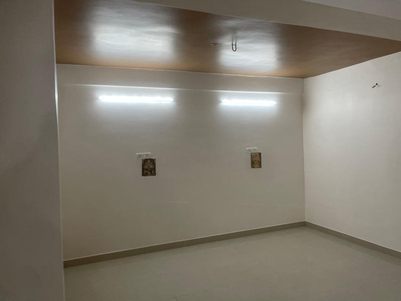  280 Sq.ft. Commercial Shop for Sale in Adambakkam, Chennai