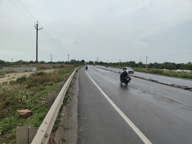  217 Sq. Yards Commercial Land for Sale in Kakua, Agra