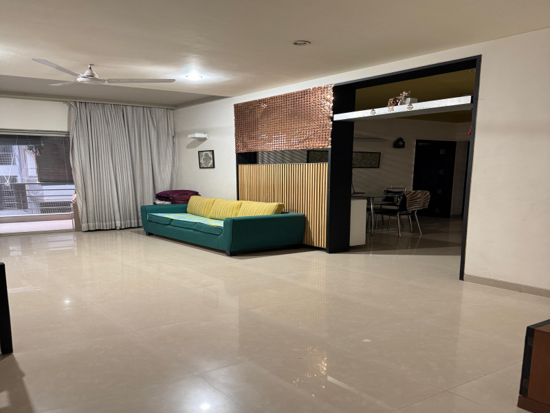 3 BHK 1839 Sq.ft. Apartment for Rent in Ambawadi, Ahmedabad