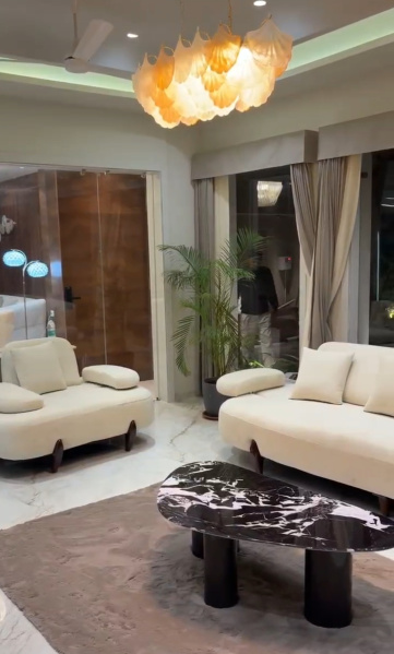 6 BHK 11000 Sq.ft. Villa for Sale in A B Road, Indore