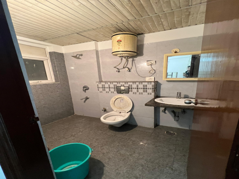 2 BHK 1700 Sq.ft. Apartment for Sale in VIP Road, Zirakpur