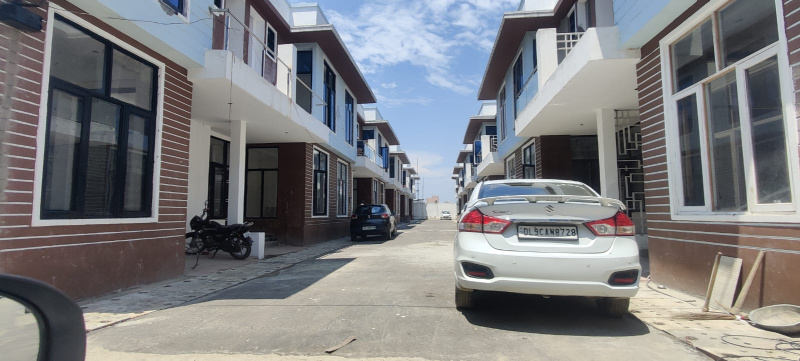 3.5 BHK 100 Sq. Yards Villa for Sale in Sector 16B Greater Noida West