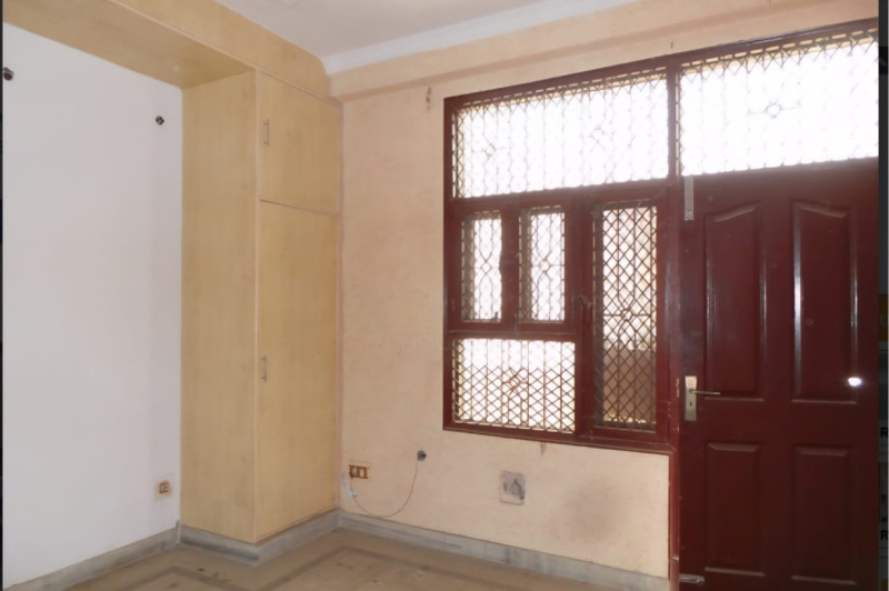 3 BHK 90 Sq. Meter Apartment for Sale in Shakti Khand 3, Indirapuram, Ghaziabad