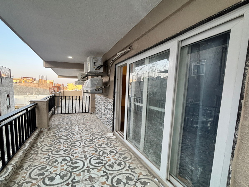 1 BHK 600 Sq.ft. Apartment for Rent in DLF Phase III, Gurgaon